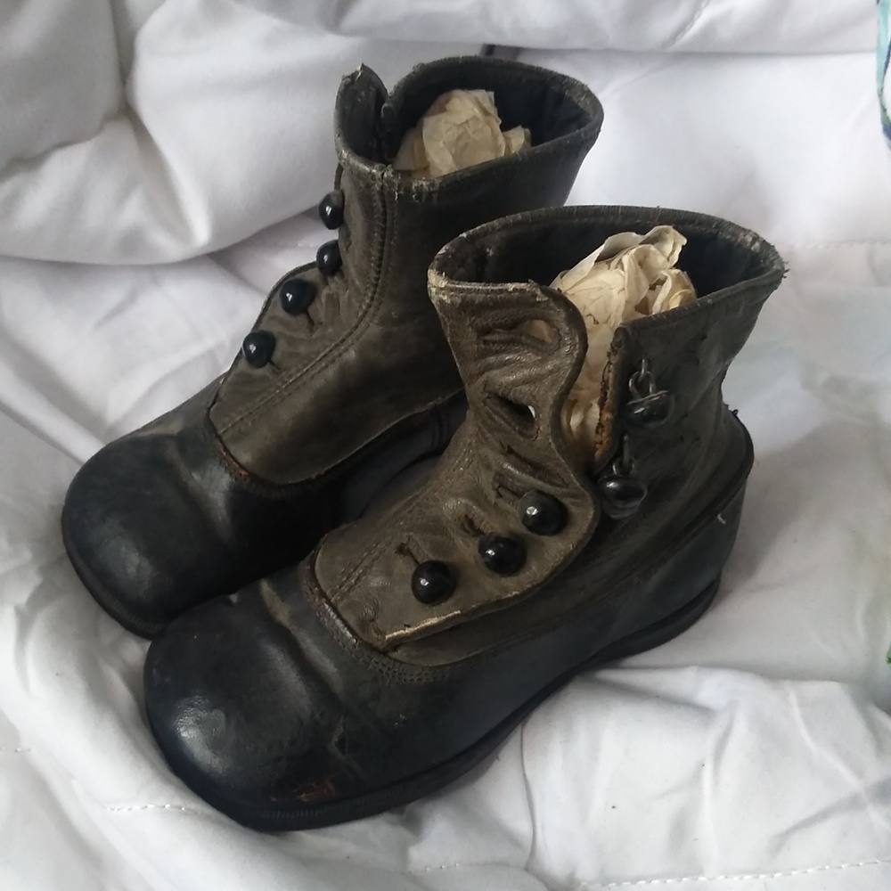 Vintage baby 1920s  walking boot shoes.